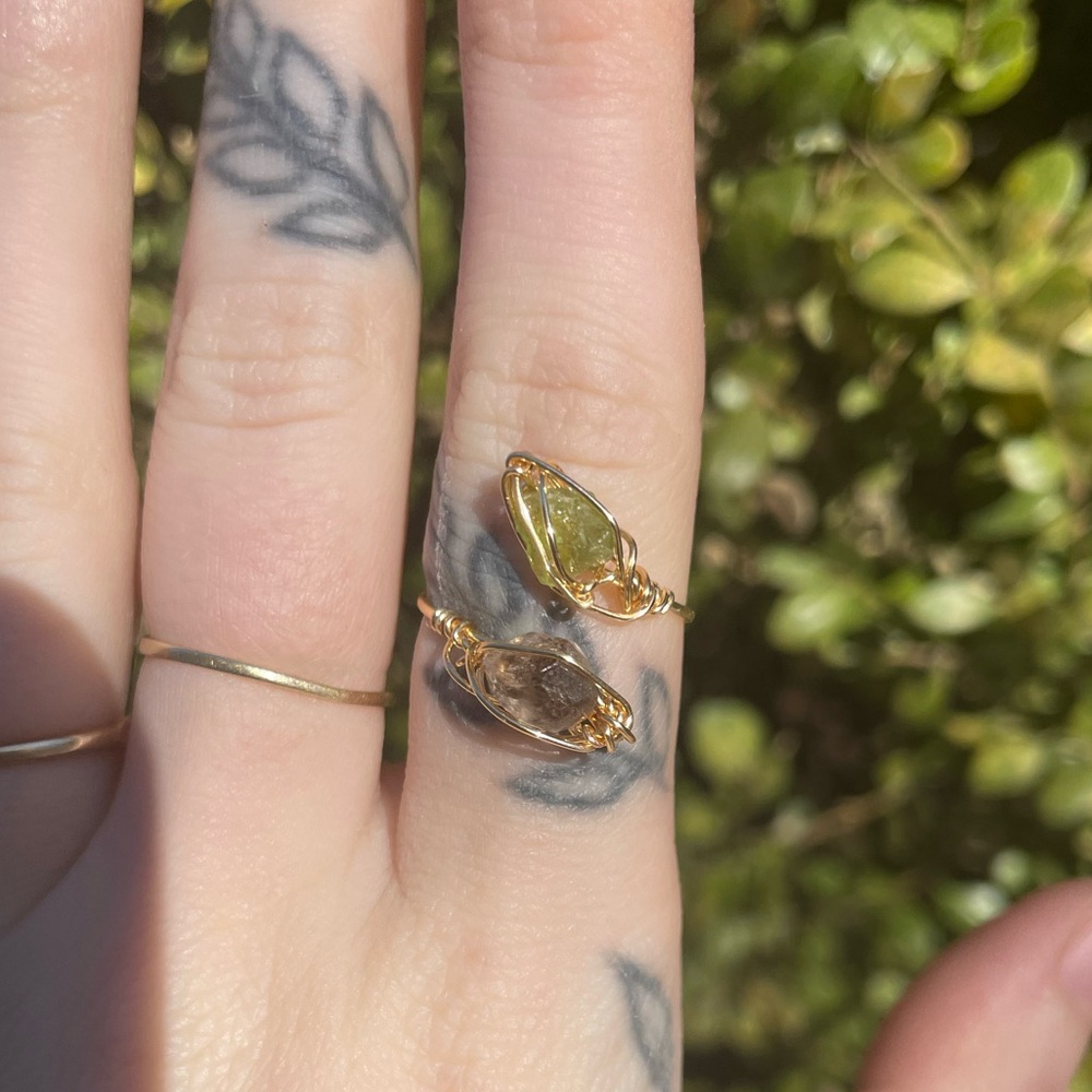 Pre order!! Peridot and black herk diamond Adjustable Ring - Picture 1 of 10